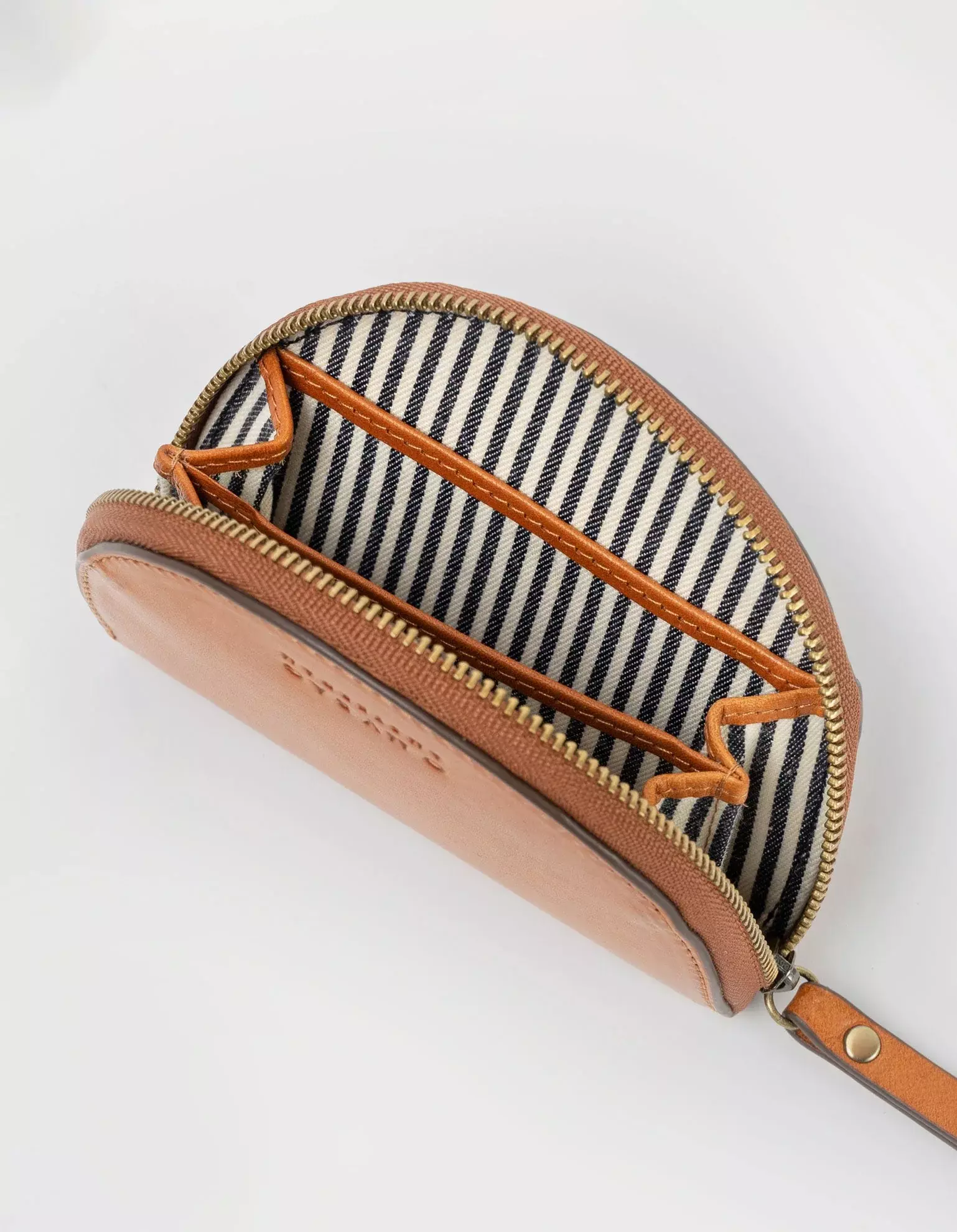 O MY BAG Laura Coin Purse Cognac Classic Leather Geldbörse braun